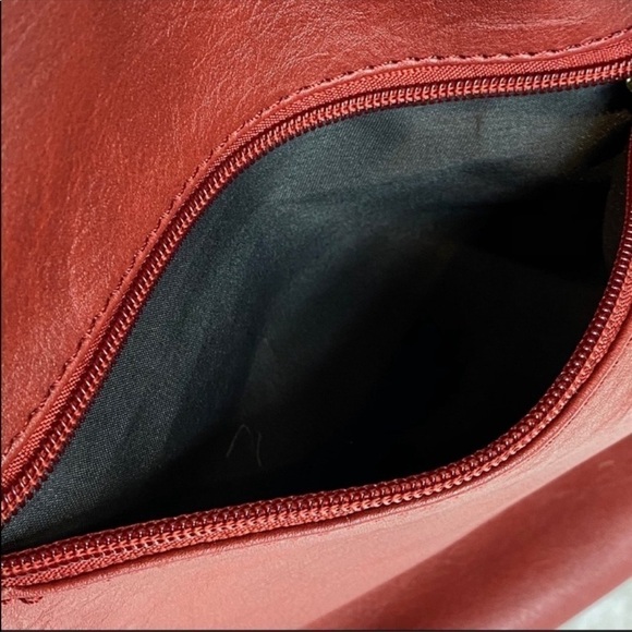 GH Bass Burgundy Faux Leather Purse - Picture 7 of 8